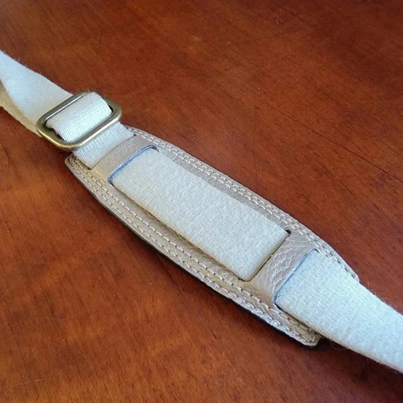 Coach Soho Swingpack 41276 Crossbody Bag Gold Champagne Leather Y2K - Picture 14 of 15